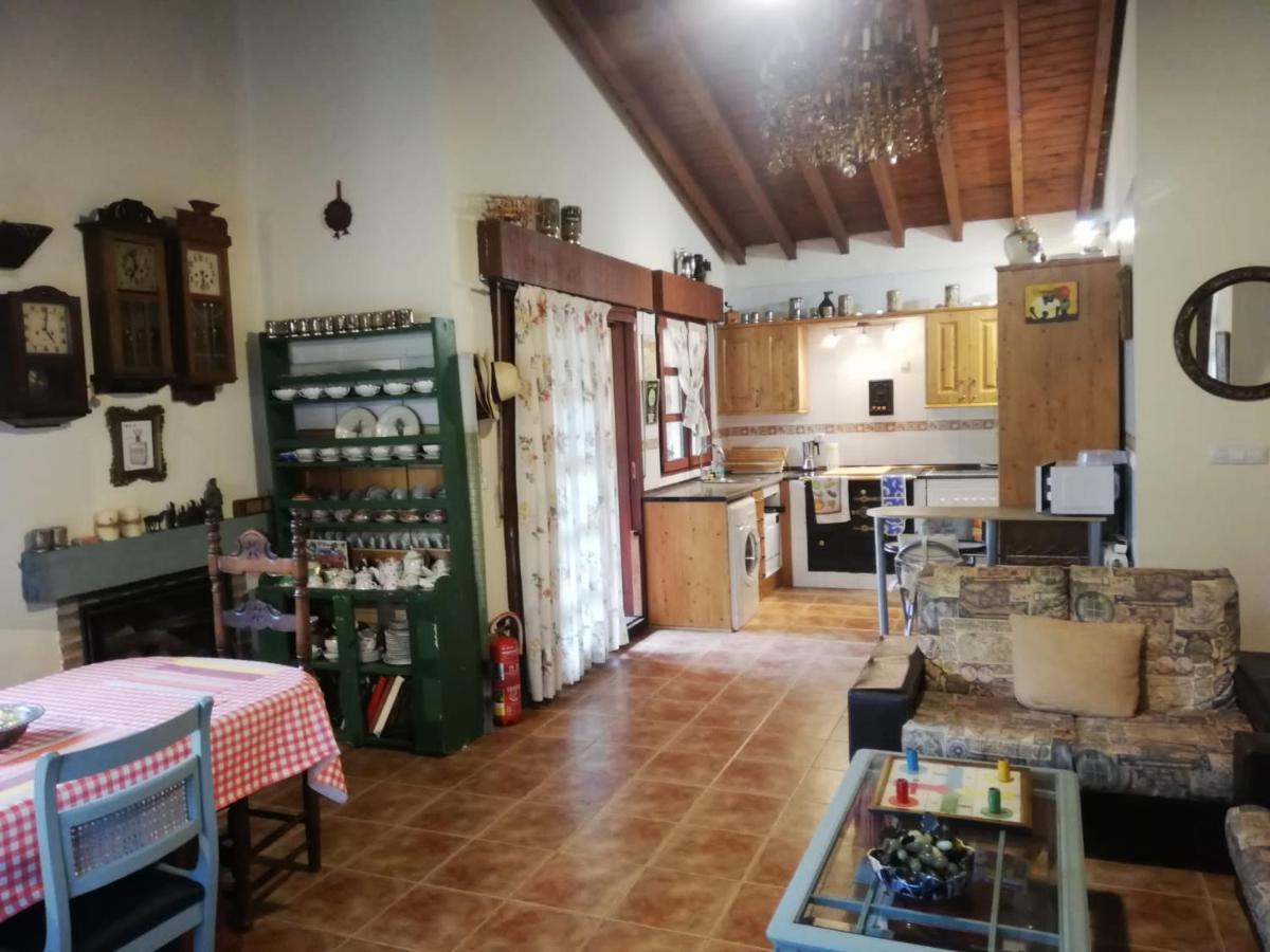 Chalet Valle de Cabuérniga: Pet-Friendly Family Retreat Lamina Exterior photo
